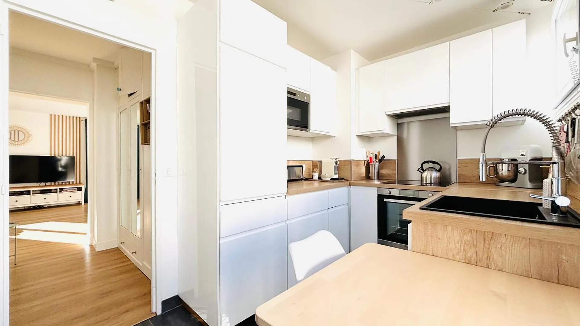 Myjolieparishome - King Size Bed, Ac Living Room, Balcony Γαλλία