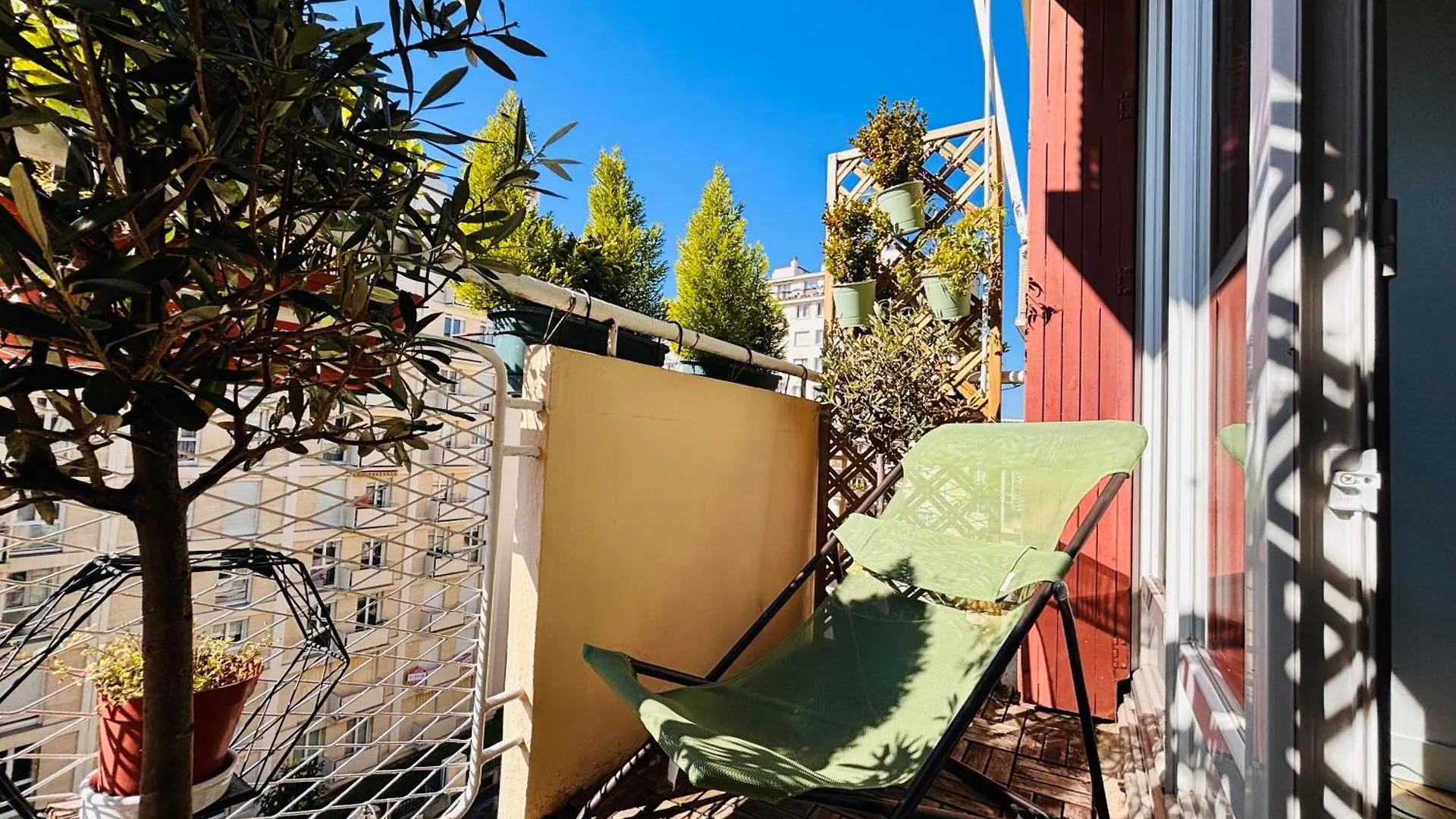 Apartment Myjolieparishome - King Size Bed, Ac Living Room, Balcony France